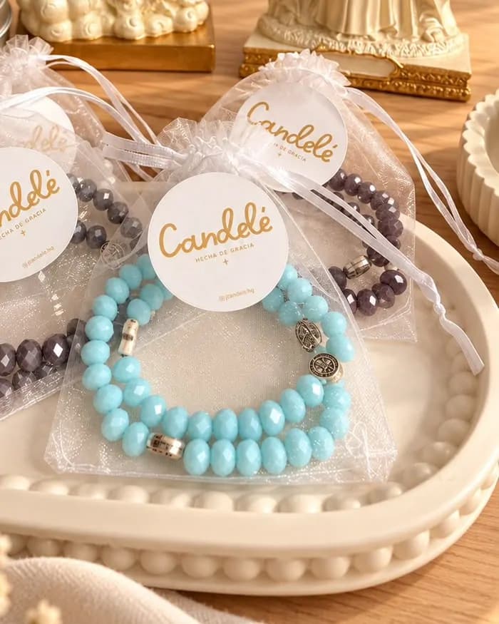 Pulsera en bolsita de regalo, lista para regalar